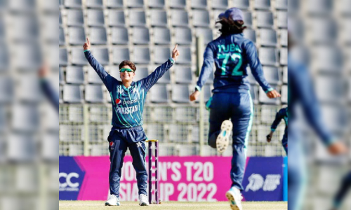 വനിത ഏഷ്യ കപ്പ് ക്രിക്കറ്റ്; പാ​കി​സ്താ​നോ​ട് തോ​റ്റ് ഇ​ന്ത്യ