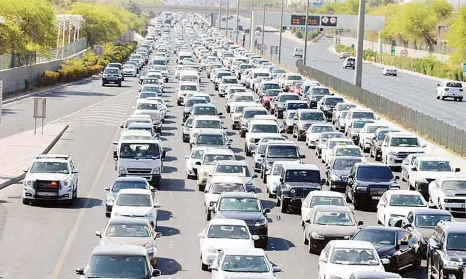 ഗതാഗതക്കുരുക്ക് കുറക്കൽ: പൊതുനിരത്തുകളിൽ ട്രക്കുകൾക്ക് നിയന്ത്രണം