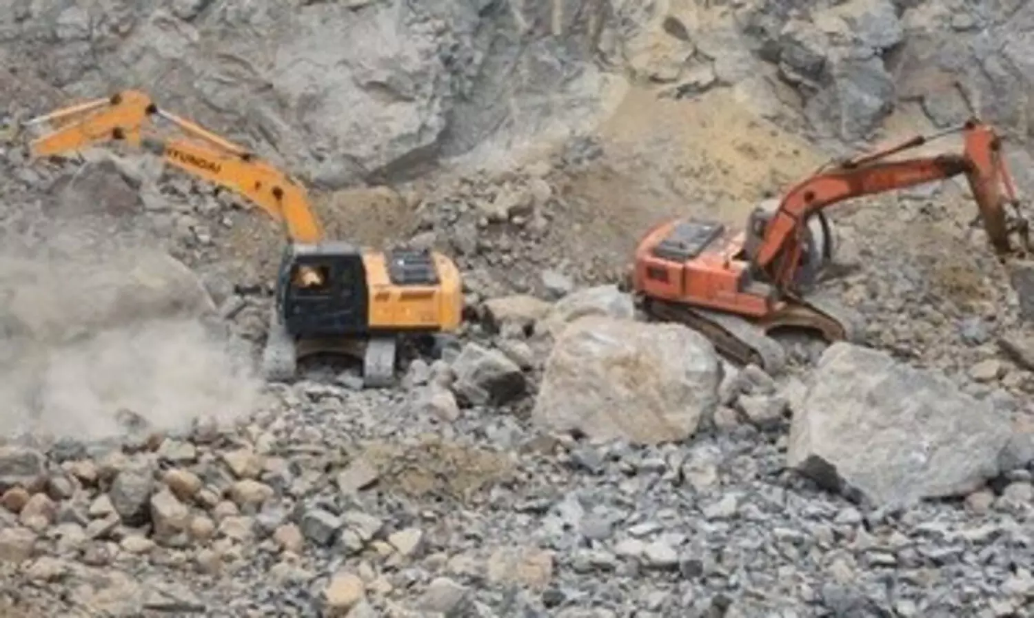 തോട്ടുമുക്കത്തെ കരിങ്കൽ ക്വാറിയിലെ സ്ഫോടനത്തിൽ നേരത്തെയും മരണങ്ങൾ