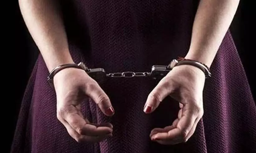 woman arrest woman arrest