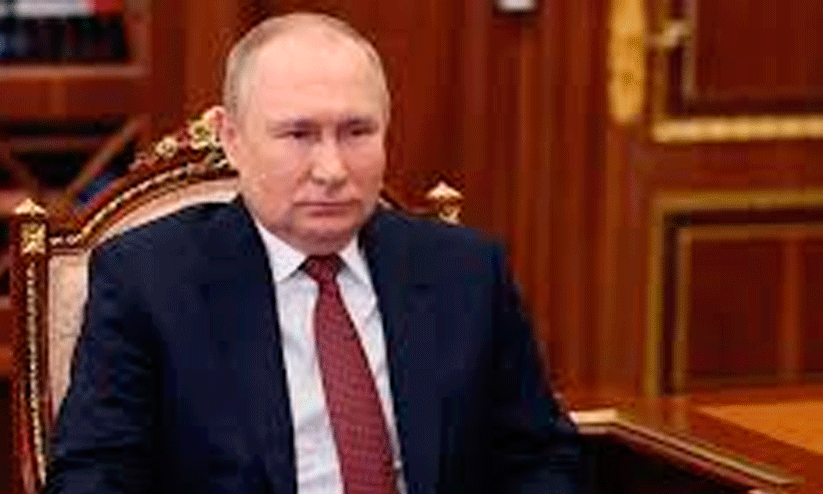 70ാം പിറന്നാൾ ദിനത്തിൽ പുടിന് ട്രാക്ടർ സമ്മാനിച്ച് ബലറൂസ് പ്രസിഡന്‍റ്