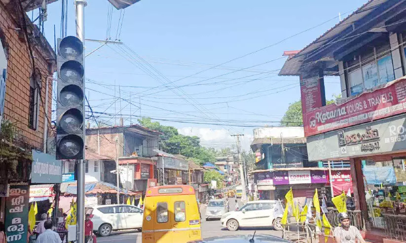 വരുന്നൂ, ട്രാഫിക് കുരുക്കഴിക്കാൻ സിഗ്നൽ ലൈറ്റ്