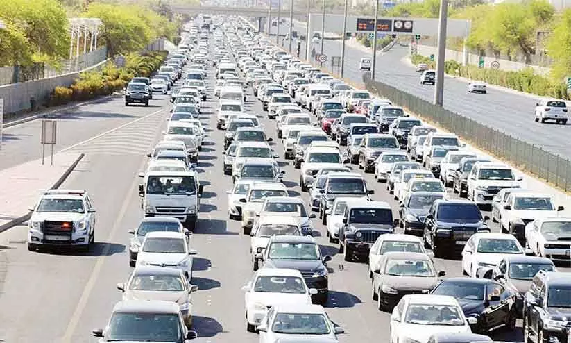 ഗതാഗതക്കുരുക്ക് കുറക്കൽ: പൊതുനിരത്തുകളിൽ ട്രക്കുകൾക്ക് നിയന്ത്രണം ഗതാഗതക്കുരുക്ക് കുറക്കൽ: പൊതുനിരത്തുകളിൽ ട്രക്കുകൾക്ക് നിയന്ത്രണം