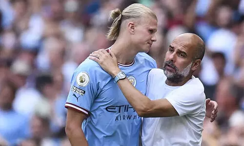 ഹാലണ്ട് എവിടെയും പോകുന്നില്ല, അവനിവിടെ സന്തോഷവാനാണ്; സൂപ്പർതാരം സിറ്റി വിടുമെന്ന അഭ്യൂഹം തള്ളി ഗാർഡിയോള