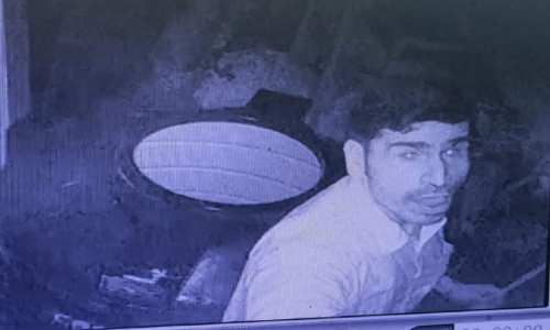 മോഷണം തടയാൻ ലക്ഷ്യമിട്ട് സ്ഥാപിച്ച സി.സി.ടി.വികളടക്കം മോഷ്ടാക്കൾ കവരുന്നു