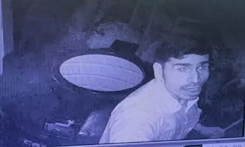 മോഷണം തടയാൻ ലക്ഷ്യമിട്ട് സ്ഥാപിച്ച സി.സി.ടി.വികളടക്കം മോഷ്ടാക്കൾ കവരുന്നു