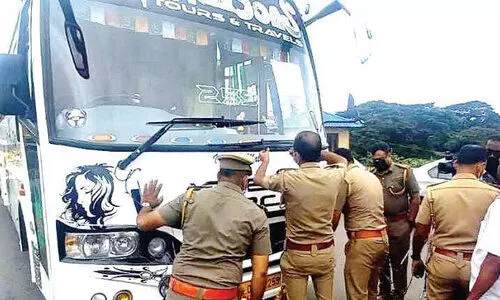 ലൈറ്റിനും സൗണ്ടിനും പണികിട്ടി