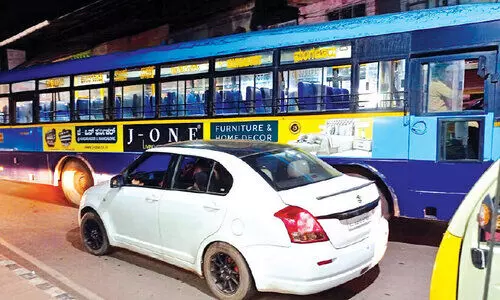 രാത്രി നഗരഗതാഗതം തലങ്ങും വിലങ്ങും