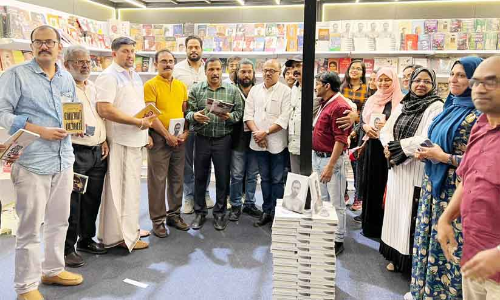 ബുക്ക്‌ ബയിങ്‌ ചലഞ്ച് ഏറ്റെടുത്ത് പ്രവാസി മലയാളി ഫൗണ്ടേഷൻ