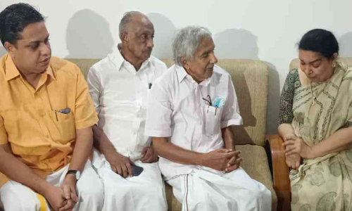 ഉമ്മൻ ചാണ്ടി കോടിയേരിയുടെ വസതി സന്ദർശിച്ചു