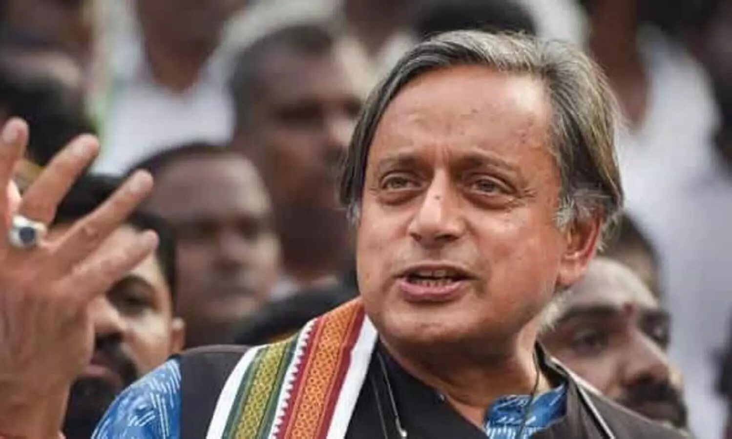 shashi tharoor 09767856