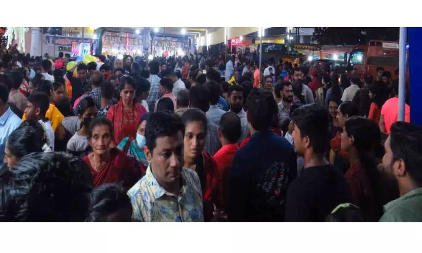 മാഹി സെൻറ് തെരേസാ ദേവാലയത്തിൽ തീർഥാടക പ്രവാഹം മാഹി സെൻറ് തെരേസാ ദേവാലയത്തിൽ തീർഥാടക പ്രവാഹം