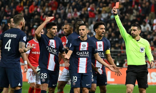 മെസ്സിയില്ലാതെ കളത്തിലിറങ്ങിയ പി.എസ്.ജിക്ക് സമനില; സെർജിയോ റാമോസിന് റെഡ് കാർഡ്