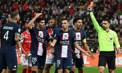 മെസ്സിയില്ലാതെ കളത്തിലിറങ്ങിയ പി.എസ്.ജിക്ക് സമനില; സെർജിയോ റാമോസിന് റെഡ് കാർഡ്