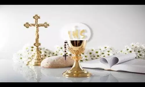 സിനഡ് കുർബാന: സർക്കുലർ കത്തിച്ചും കുപ്പയിലെറിഞ്ഞും പ്രതിഷേധം