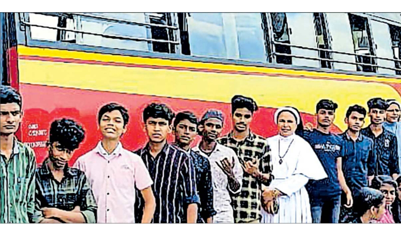 ഇനി അസുരനും കൊമ്പനും വേണ്ട; ടൂറിസ്റ്റ് ബസ് ഉപേക്ഷിച്ച് കെ.എസ്.ആർ.ടി.സി ബുക്ക് ചെയ്ത് വിദ്യാർഥികൾ