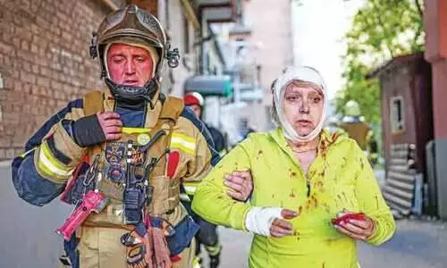 വിവിധ യുക്രെയ്ൻ നഗരങ്ങളിൽ ആക്രമണം; 10 മരണം