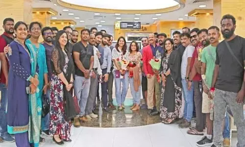 ക​ലാ​കാ​ര​ന്മാ​ര്‍ക്ക് മെ​ട്രോ മെ​ഡി​ക്ക​ല്‍ ഗ്രൂ​പ് സ്വീ​ക​ര​ണം നൽകി