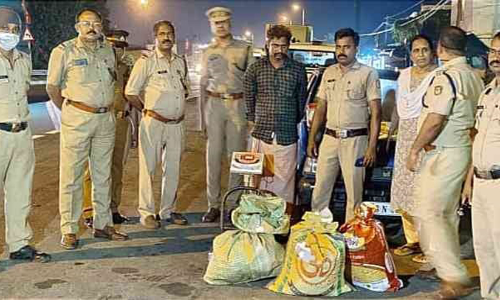 വാഹന പരിശോധനക്കിടെ കാറിൽ കടത്തിയ 20 കിലോ കഞ്ചാവ് പിടികൂടി