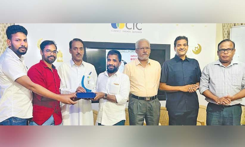 യാ​ത്ര​യ​യ​പ്പ് ന​ൽ​കി