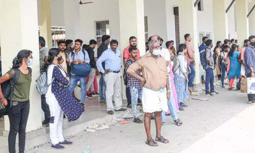 യാത്രക്കാർ ഇരിക്കരുത്​;പുതിയ കെ.എസ്​.ആർ.ടി.സി ബസ്​ ടെർമിനലിൽ ഇരിപ്പിടമില്ല