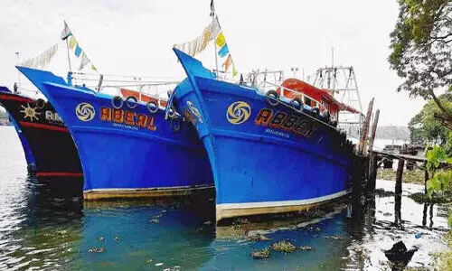 നിരോധിത വല ഉപയോഗിച്ച് മത്സ്യബന്ധനം; കടലിൽ സംഘർഷം