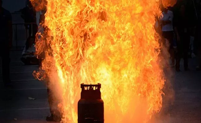 7 of family injured in LPG cylinder blast in Rohtak 7 of family injured in LPG cylinder blast in Rohtak