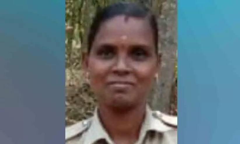 ഗർഭിണിയായ പൊലീസുകാരി ബൈക്കപകടത്തിൽ മരിച്ചു