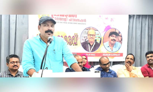 ശി​ഹാ​ബ് പൊ​യ്ത്തും​ക​ട​വി​നും പ്ര​താ​പ​ൻ താ​യാ​ട്ടി​നും സ്വീ​ക​ര​ണം ന​ൽ​കി