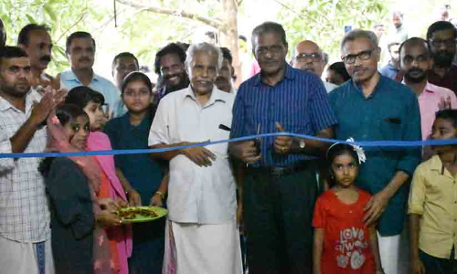 വീടുകളിൽ നിന്നും വ്യക്തികളിൽ നിന്നും ശേഖരിച്ചത് 1300ഓളം പുസ്തകങ്ങൾ; അരീച്ചോല വായനശാല നാടിന് സമർപ്പിച്ചു