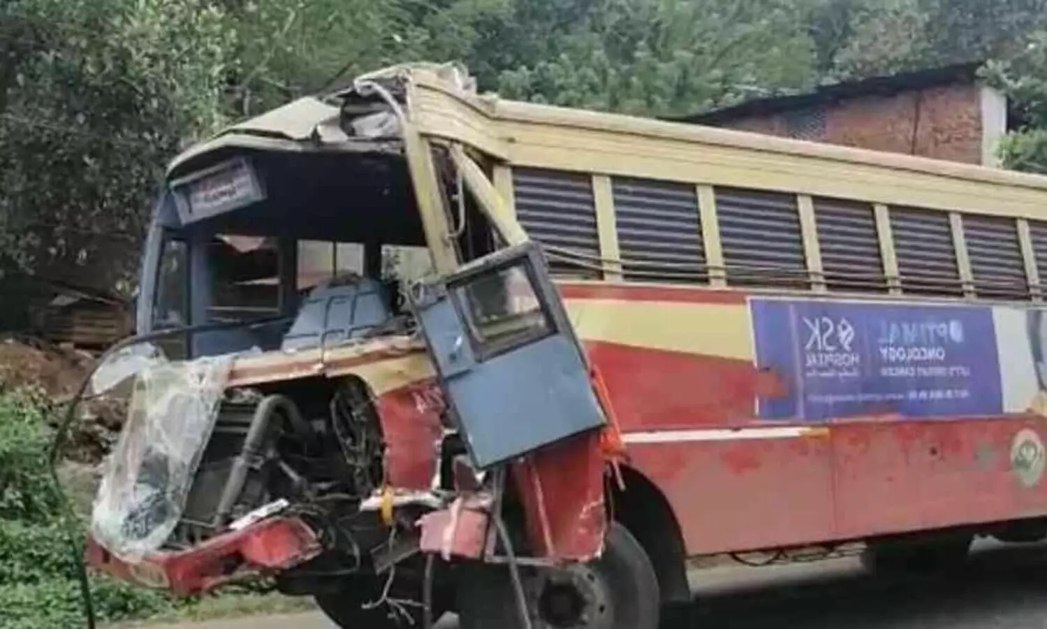 കെ.എസ്.ആര്‍.ടി.സി ബസും ലോറിയും കൂട്ടിയിടിച്ച് നിരവധി പേര്‍ക്ക് പരിക്ക്