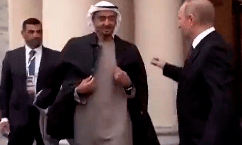 യു.എ.ഇ ഭരണാധികാരിക്ക് സ്വന്തം ജാക്കറ്റ് സമ്മാനിച്ച് റഷ്യൻ പ്രസിഡന്റ് യു.എ.ഇ ഭരണാധികാരിക്ക് സ്വന്തം ജാക്കറ്റ് സമ്മാനിച്ച് റഷ്യൻ പ്രസിഡന്റ്