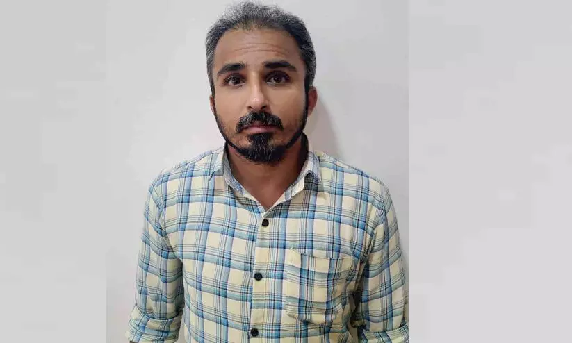 യുവതിയുടെ നഗ്നചിത്രം പ്രചരിപ്പിച്ച കേസിൽ യുവാവ് അറസ്റ്റിൽ യുവതിയുടെ നഗ്നചിത്രം പ്രചരിപ്പിച്ച കേസിൽ യുവാവ് അറസ്റ്റിൽ