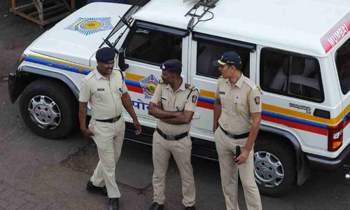 കറുത്ത പെൺകുഞ്ഞിനെ പ്രസവിച്ചു; യുവതിക്ക് ഭർത്താവിന്റെയും കുടുംബത്തിന്റെയും മർദനം കറുത്ത പെൺകുഞ്ഞിനെ പ്രസവിച്ചു; യുവതിക്ക് ഭർത്താവിന്റെയും കുടുംബത്തിന്റെയും മർദനം