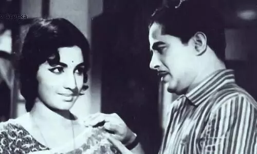 മാമ്പഴക്കൂട്ടത്തിൽ മൽഗോവ; സുറുമയെഴുതിയ മിഴികൾ മാമ്പഴക്കൂട്ടത്തിൽ മൽഗോവ; സുറുമയെഴുതിയ മിഴികൾ