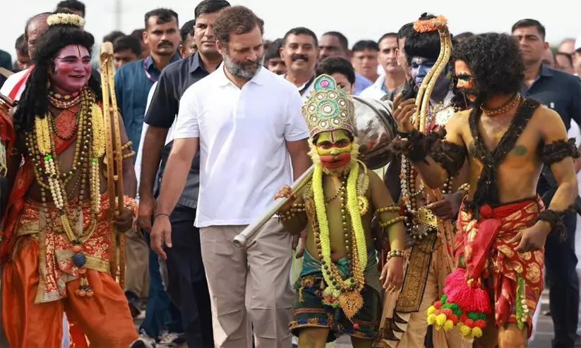 രാഹുൽ ഗാന്ധിയുടെ ഭാരത് ജോഡോ യാത്രയിൽ പിന്തുണയുമായി രാമൻ, ലക്ഷ്മണൻ,ഹനുമാൻ, നാരദൻ