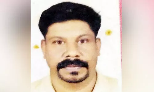 ഒന്നിനുപിറകെ ഒന്നായി കേസുകൾ; ജയിലിലുള്ള മലയാളിക്ക് തുണയാവാൻ കെ.എം.സി.സി ഒന്നിനുപിറകെ ഒന്നായി കേസുകൾ; ജയിലിലുള്ള മലയാളിക്ക് തുണയാവാൻ കെ.എം.സി.സി