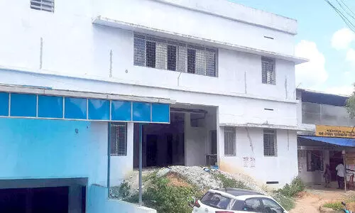 വഴിമുടങ്ങുന്ന തദ്ദേശ വികസനം