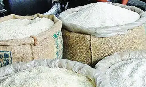 അരി വില കുതിക്കുന്നു