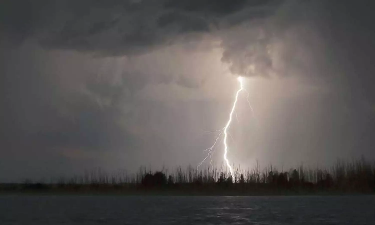 Two died due to lightning in Bhiwandi