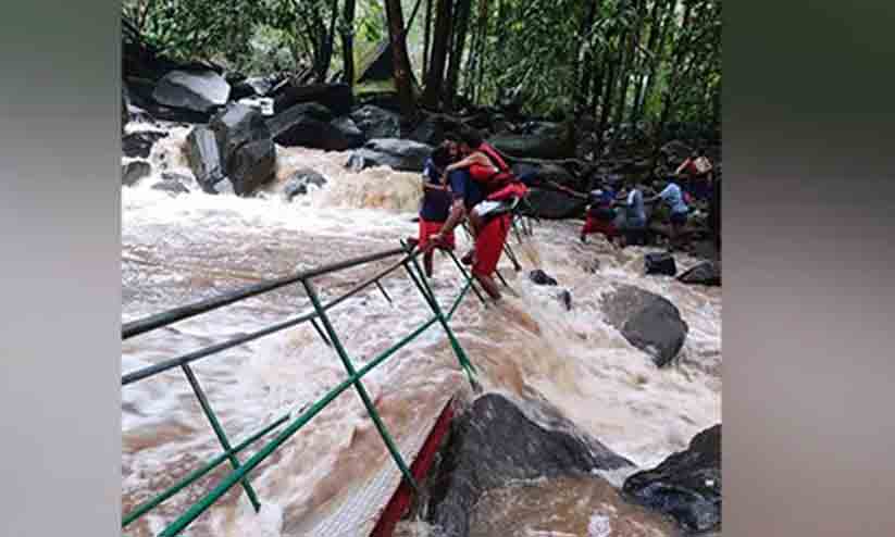 Goa cable bridge collapse: Over 40 rescued from Dudhsagar waterfalls Goa cable bridge collapse: Over 40 rescued from Dudhsagar waterfalls