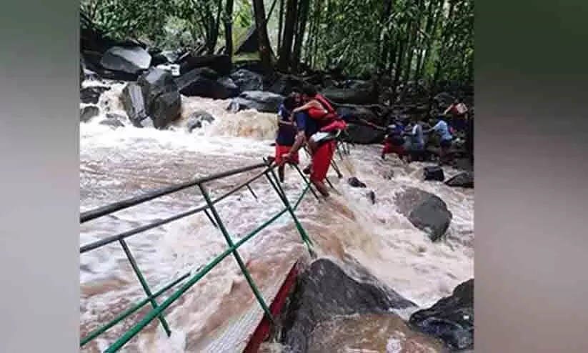 Goa cable bridge collapse: Over 40 rescued from Dudhsagar waterfalls Goa cable bridge collapse: Over 40 rescued from Dudhsagar waterfalls