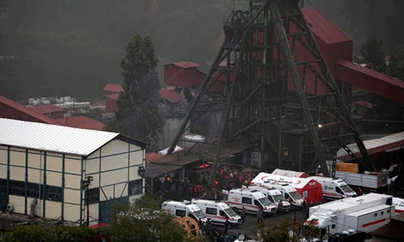 തുർക്കി കൽക്കരി ഖനി സ്ഫോടനം: മരണം 28 ആയി; 15 തൊഴിലാളികൾ കുടുങ്ങിക്കിടക്കുന്നു തുർക്കി കൽക്കരി ഖനി സ്ഫോടനം: മരണം 28 ആയി; 15 തൊഴിലാളികൾ കുടുങ്ങിക്കിടക്കുന്നു