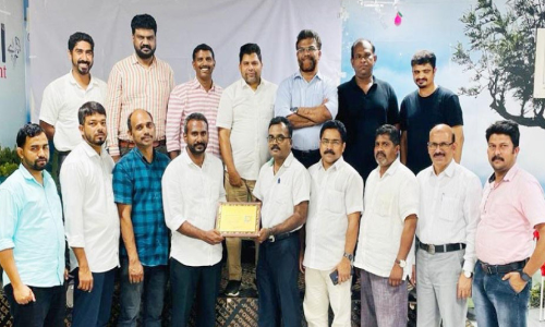 അ​ലി തേ​ക്ക​ത്തി​ന് കെ.​എം.​സി.​സി യാ​ത്ര​യ​യ​പ്പ്