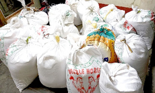 കാറിൽ നിന്ന് 1200 കിലോ റേഷനരി പിടിച്ചെടുത്തു