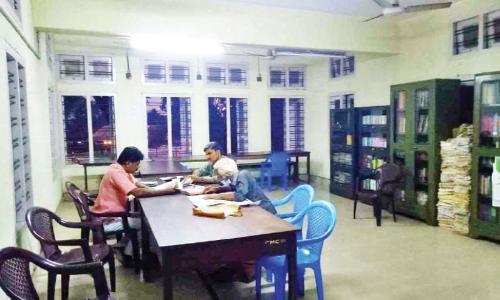 വായിക്കാനാവില്ല; കേസ് കൊടുക്കാം...