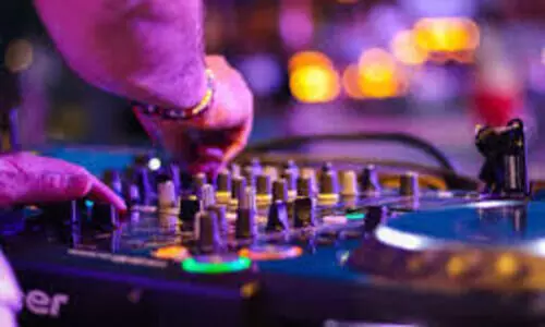 കോളജിലെ ഡി.ജെ പാർട്ടിക്കിടെ പെൺകുട്ടികൾ കുഴഞ്ഞുവീണു