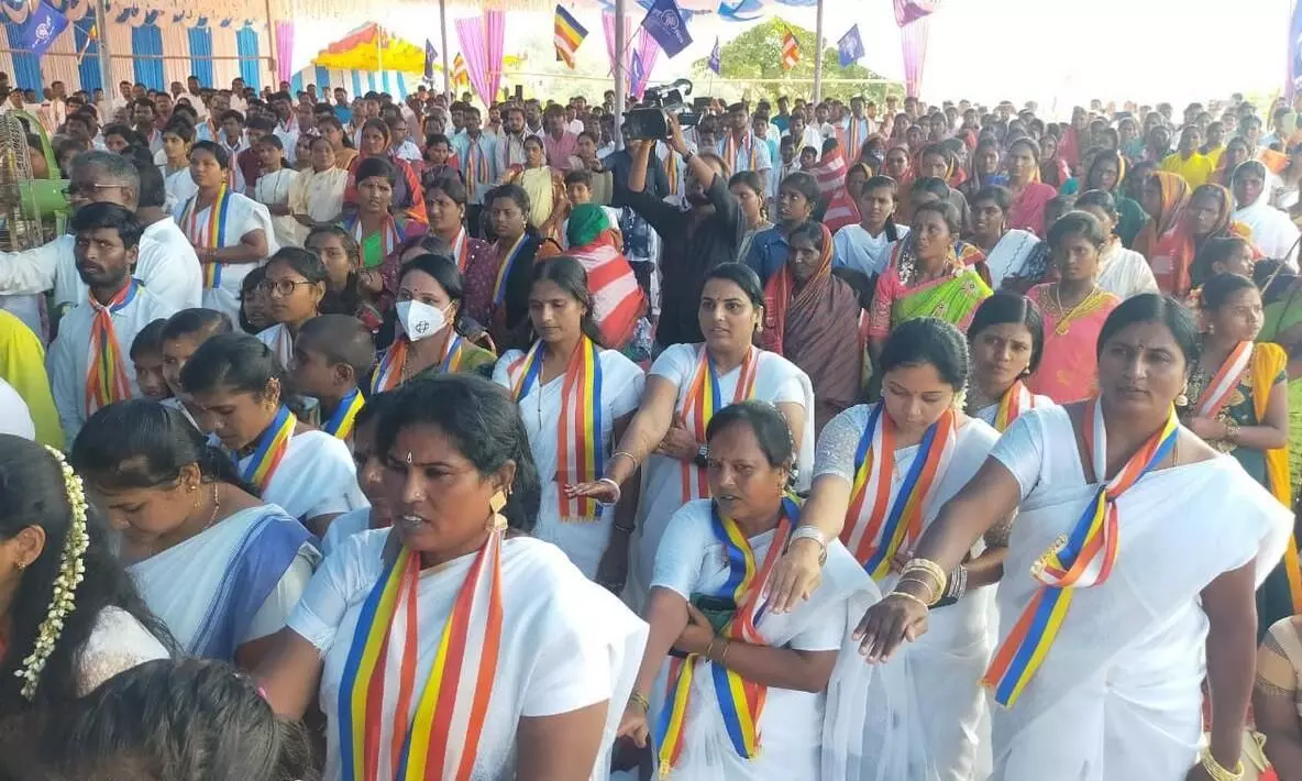 127 Dalit families embrace Buddhism in Yadgir 127 Dalit families embrace Buddhism in Yadgir