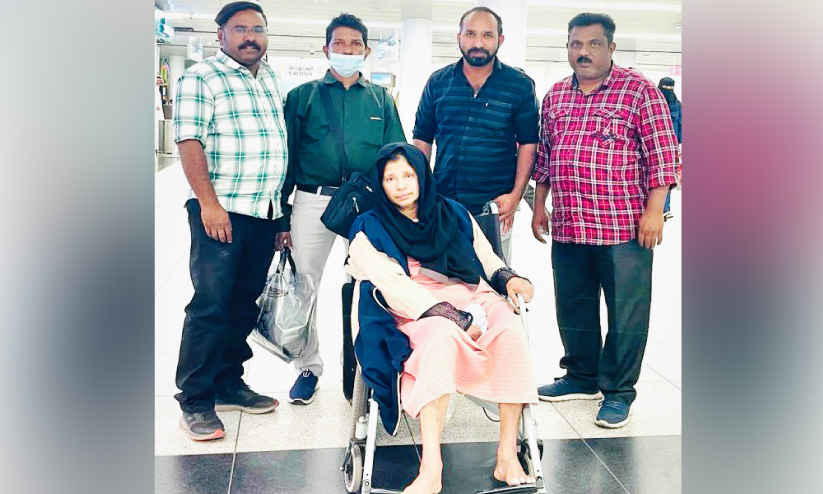 രണ്ടുമാസമായി ചികിത്സയിലിരുന്ന കൊല്ലം സ്വദേശിനിയെ നാട്ടിലയച്ചു രണ്ടുമാസമായി ചികിത്സയിലിരുന്ന കൊല്ലം സ്വദേശിനിയെ നാട്ടിലയച്ചു