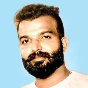 ഓട്ടോയും ബൈക്കും കൂട്ടിയിടിച്ച് യുവാവ് മരിച്ചു